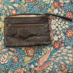 Latico wristlet (black)